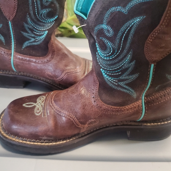 Boots - Picture 1 of 4